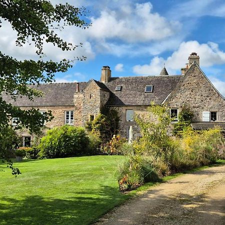 Gite De Charme Au Manoir Du Plessis-Quinquis Sainte-Seve Exteriér fotografie